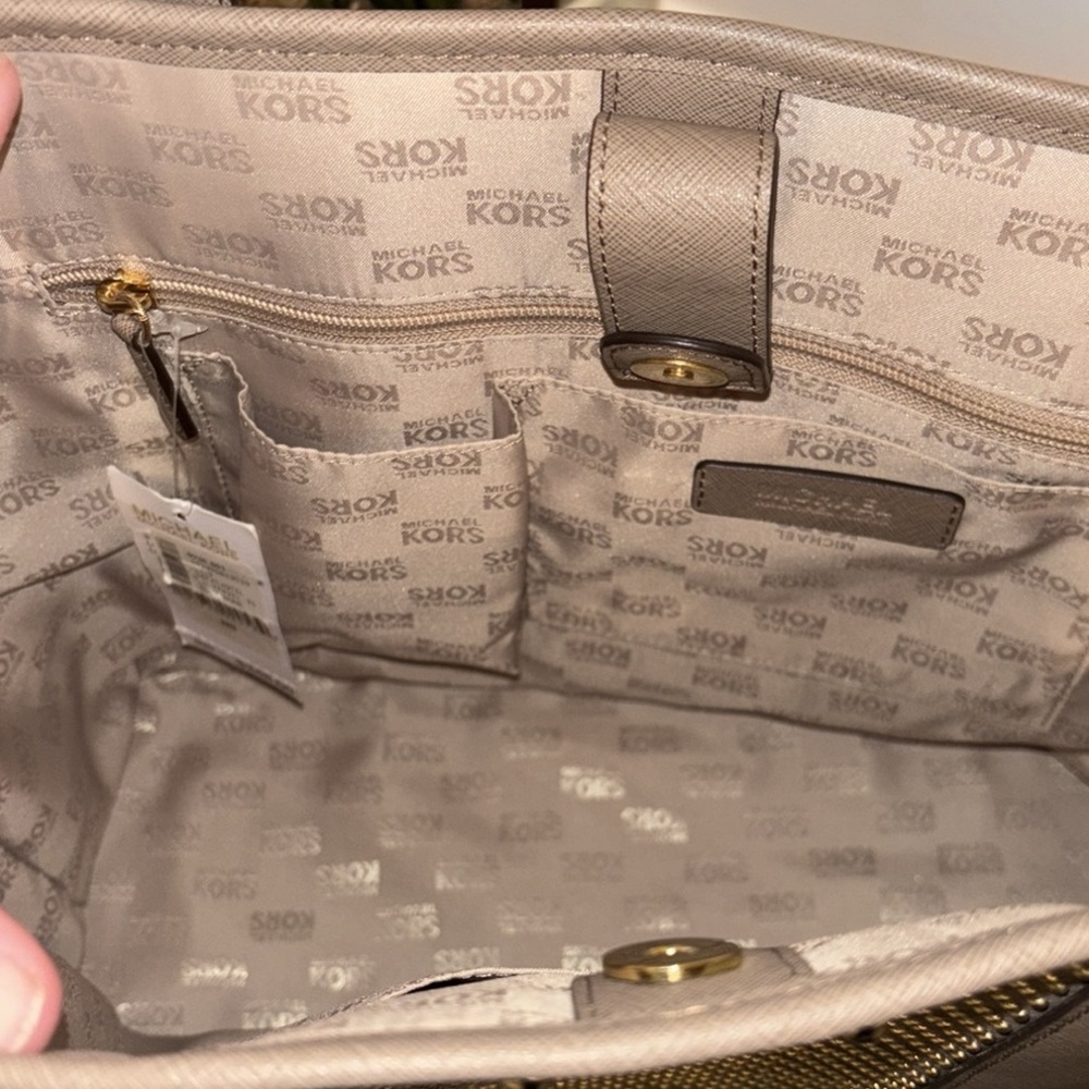 NWT. Michael Kors Taupe Tote Bag - Picture 6 of 8